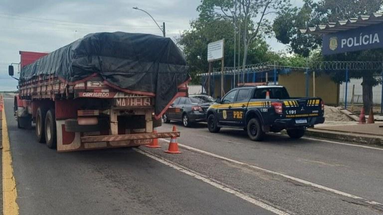 Carga de madeira ilegal foi apreendida em Parnaíba