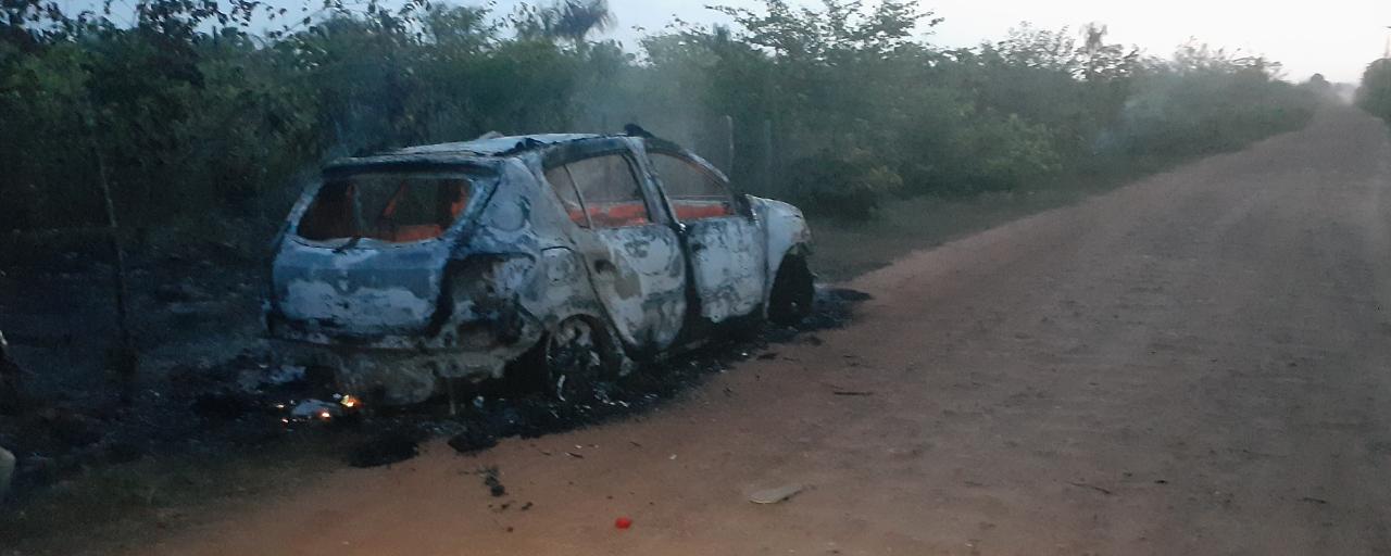 Carro usado no assassinato foi incendiado