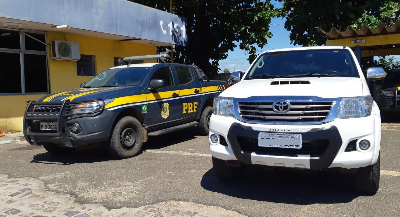 Carro de luxo recuperado pela PRF