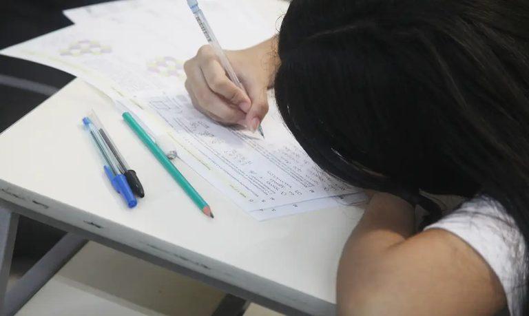 Concluintes do ensino técnico em 2025 podem pedir isenção do Enem até 25 de abril
