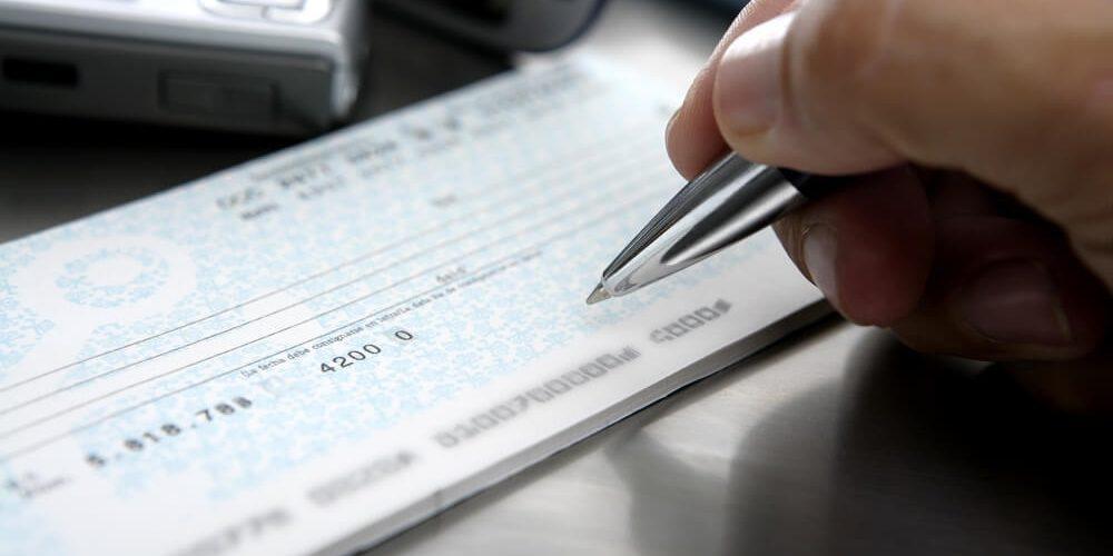 Cheque não pode mais ser exigido em hospitais