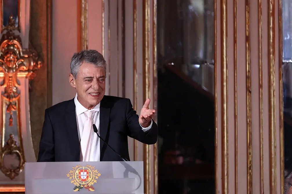 Chico Buarque recebe o Prêmio Camões, em Portugal