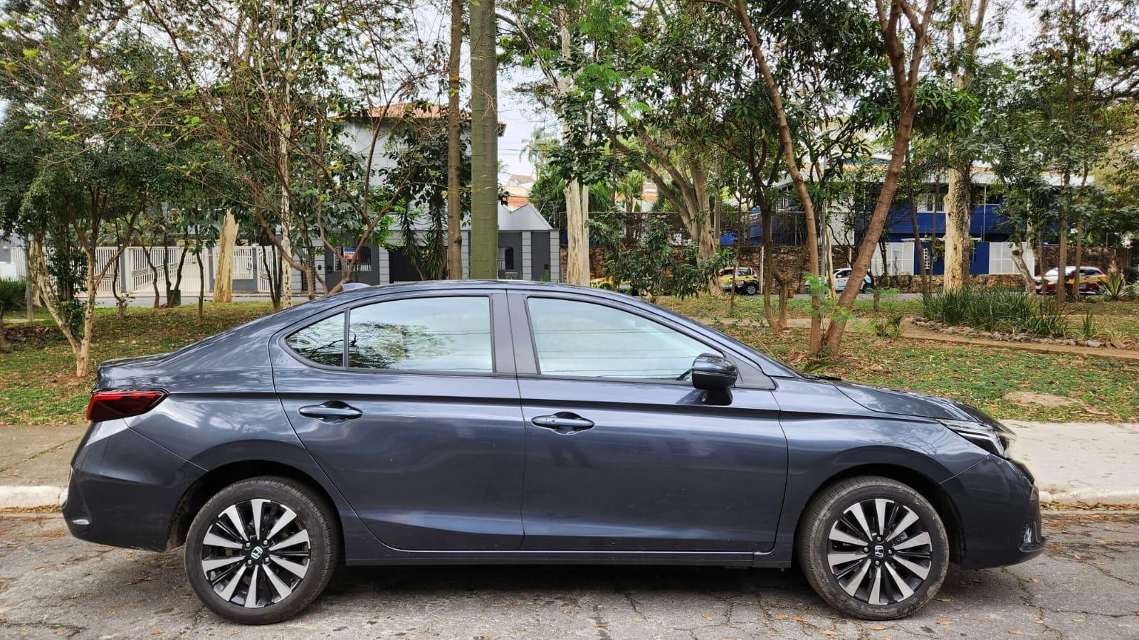 City Sedan 2025 segue eficiente e tem amplos recursos de segurança