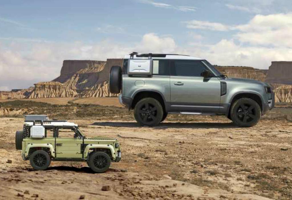 Land Rover Defender da Lego e "normal"
