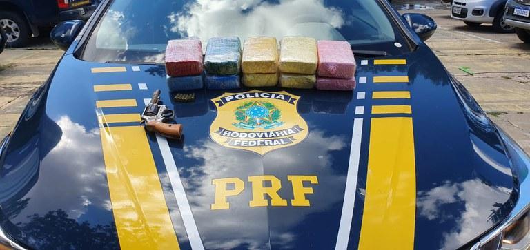Encontrados 10 quilos de pasta base de cocaína