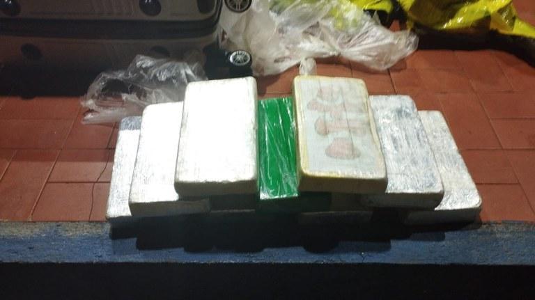 Droga foi apreendida em ônibus