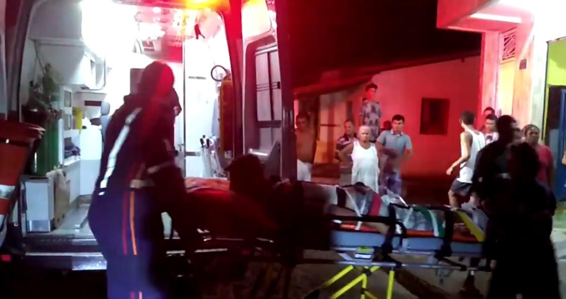 Vítima foi atendida no local onde sofreu os golpes de facão e levada ao HEDA em Parnaíba