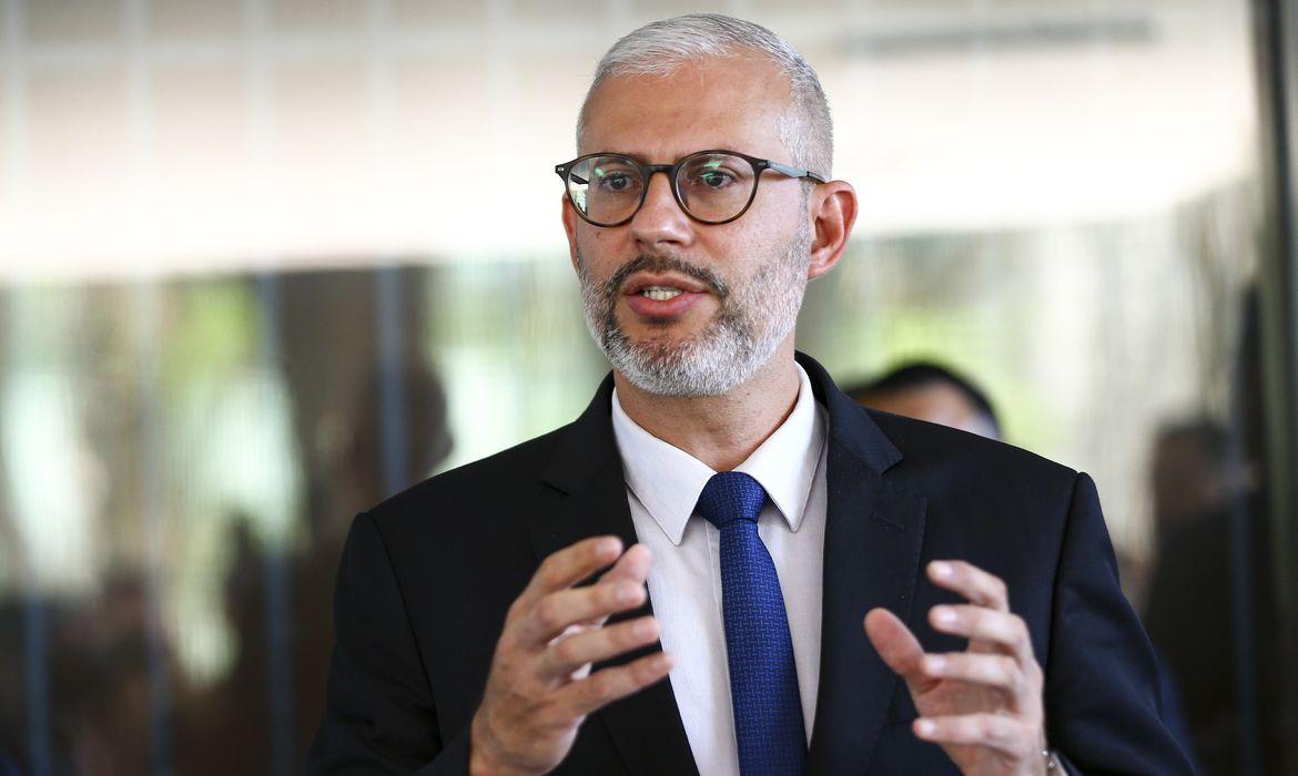 Ministro da Educação Victor Godoy