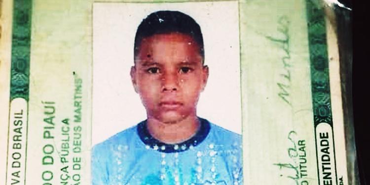 Corpo foi encontrado dentro de um buraco