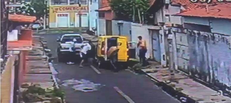 Quadrilha rendeu entregador dos Correios e roubou toda a mercadoria