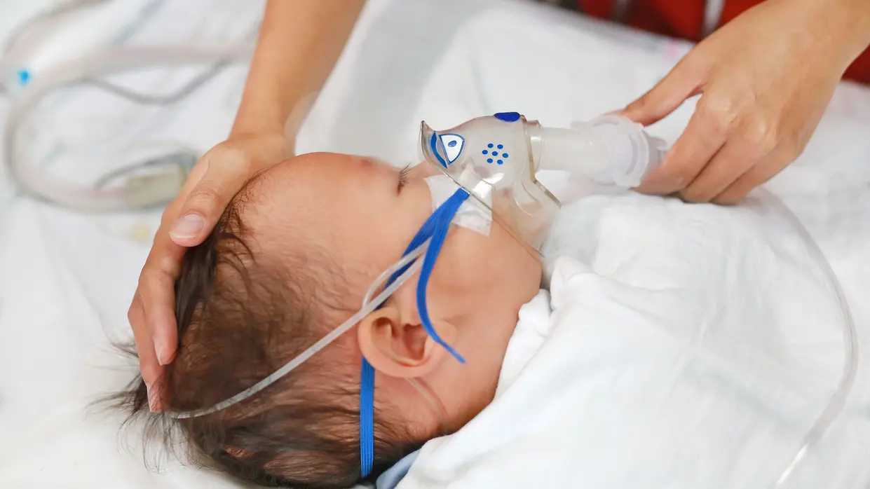 Vírus sincicial respiratório preocupa autoridades e impulsiona internações; entenda