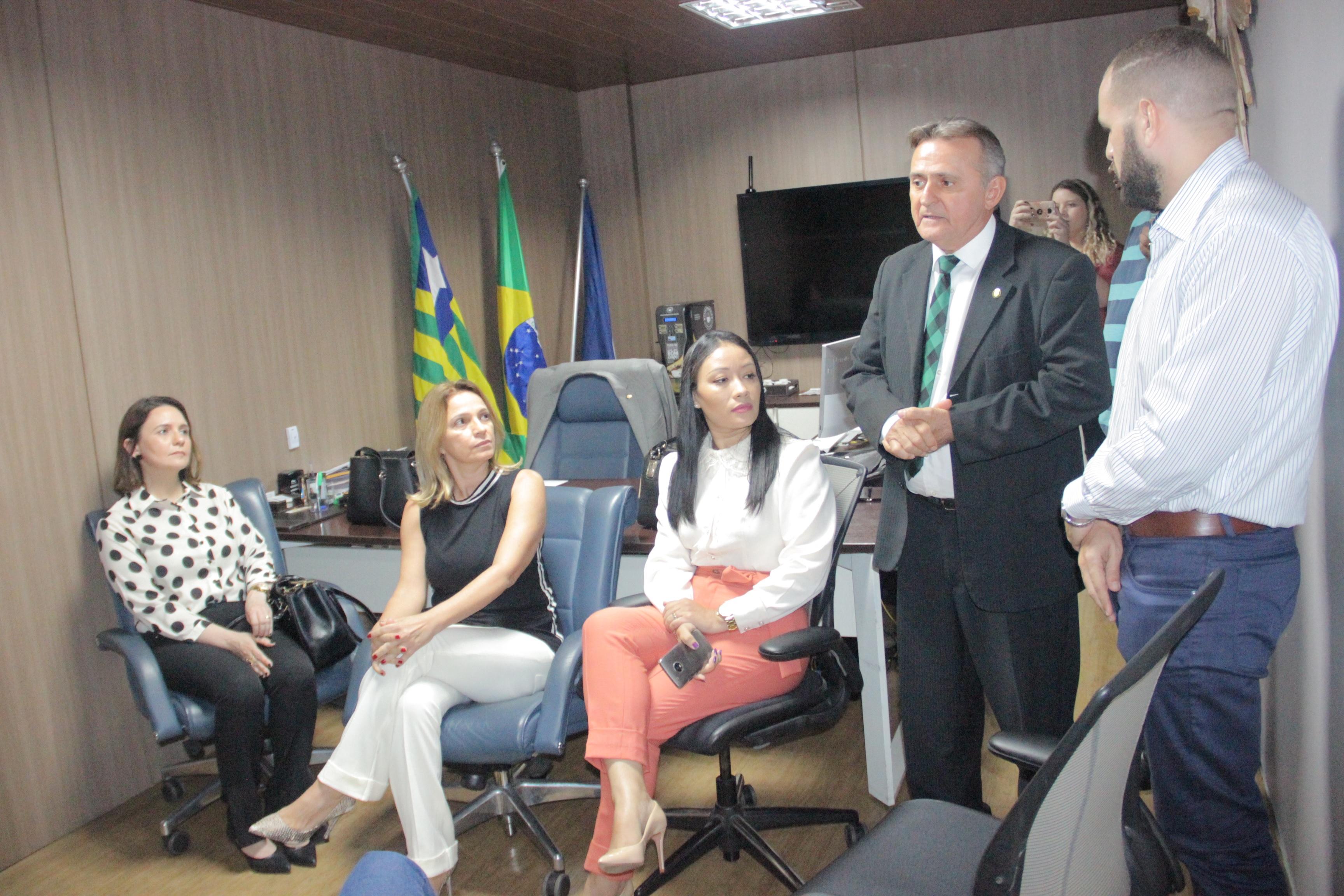 Reunião sobre falta de medicamentos