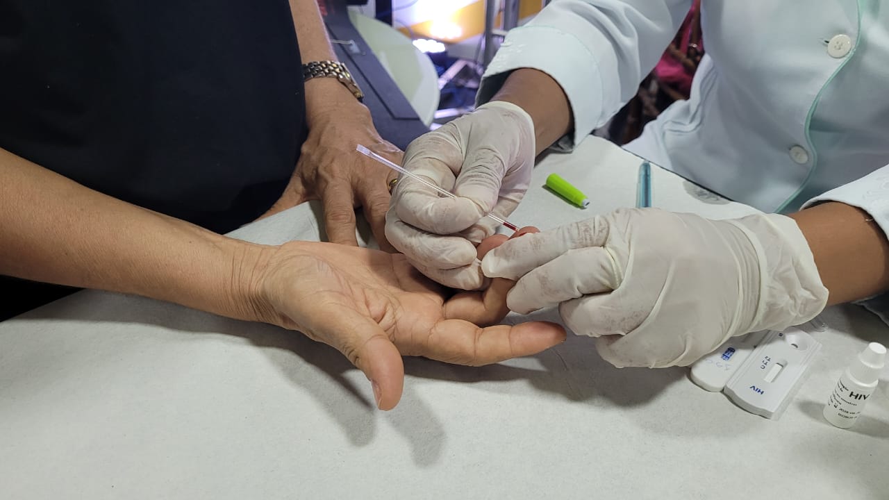 FMS alerta foliões para realização de teste de HIV após carnaval