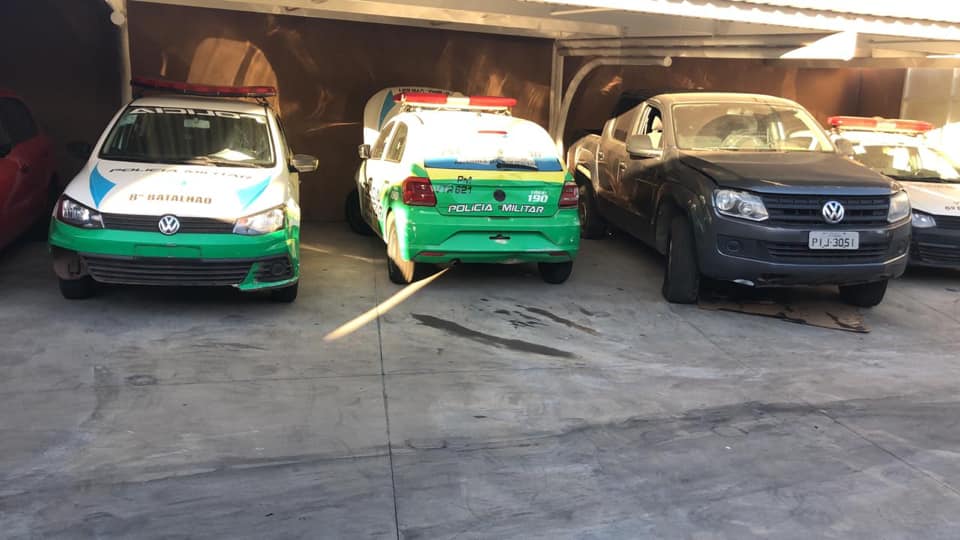 Viaturas da Polícia Militar são recolhidas