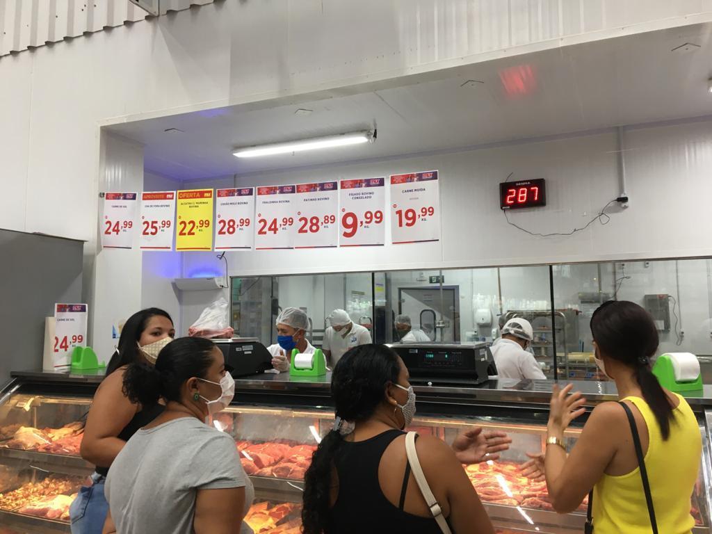 Supermercados podem funcionar neste sábado