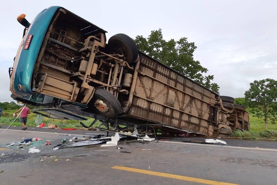 Ônibus que saiu d Piaui se envolve em acidente em Goiás