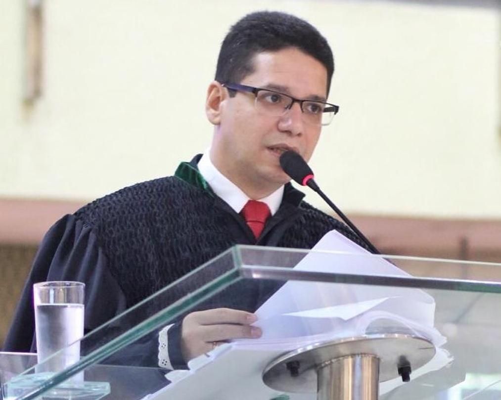 Daniel Oliveira - Advogado eleitoral