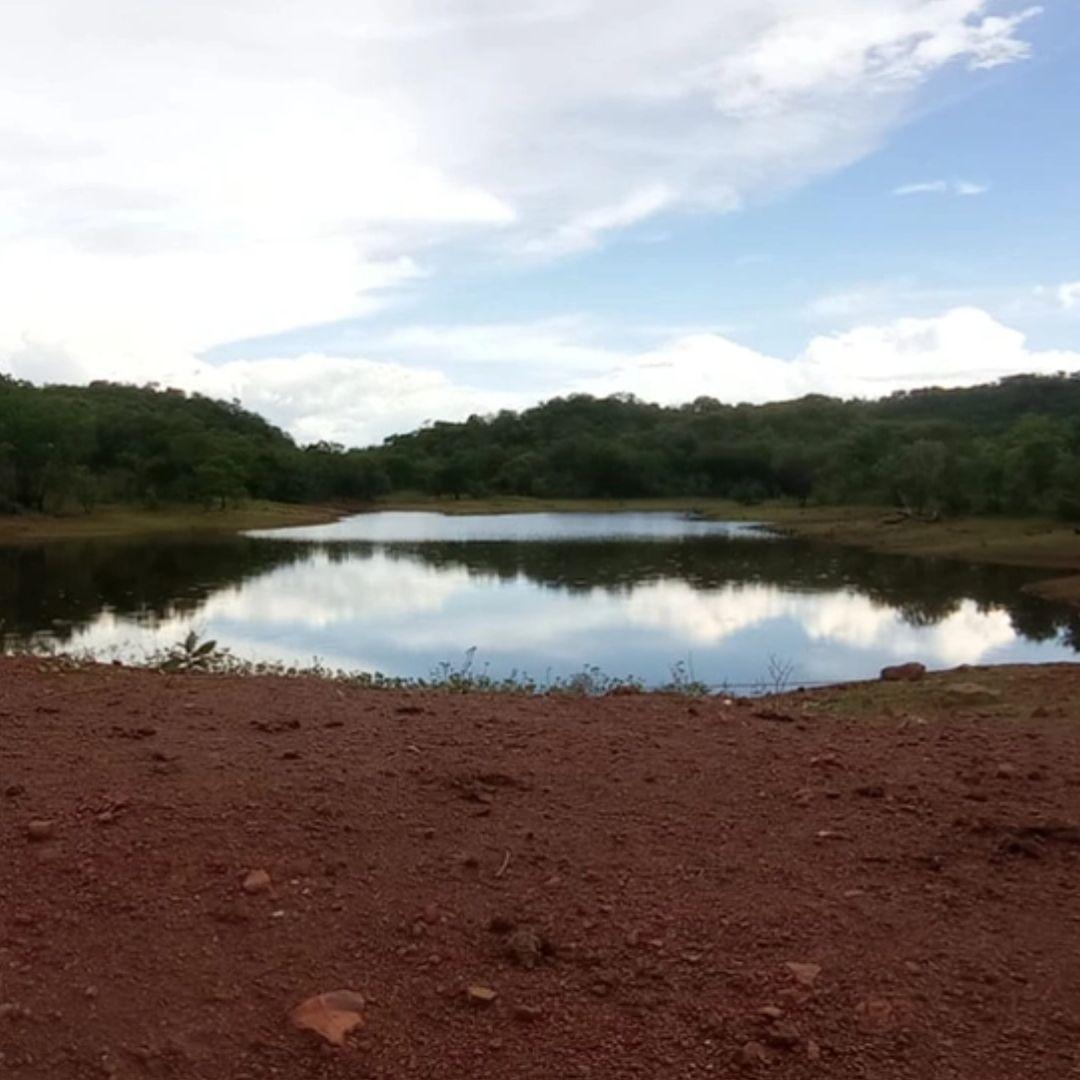 Açude na localidade Baixa da Grota em Santa Cruz dos Milagres