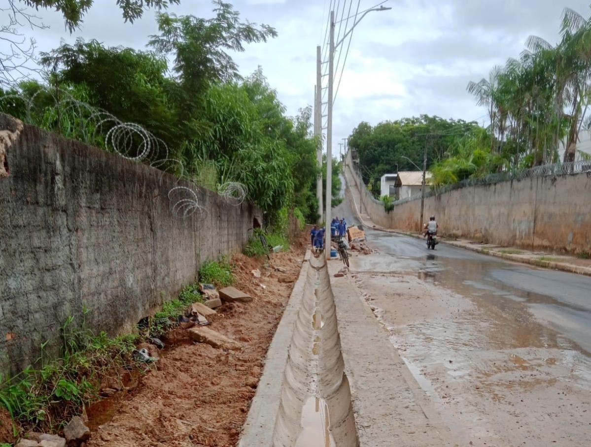 Prefeitura faz obra emergencial em trecho da Rua 40