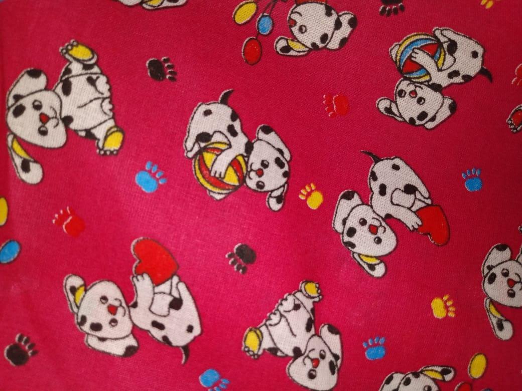Várias estampas fazem a festa: dogs, cats, safáris, tendências geométricas, florais