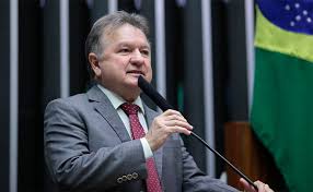 Merlong desmontou a fala de Nikolas ao citar ponto a ponto os trechos do projeto antifacção