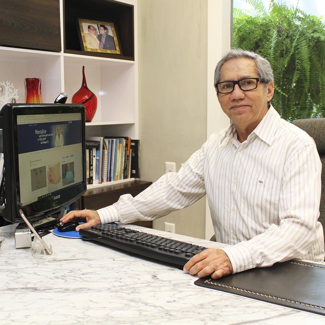 Dr. Evaldo Batista