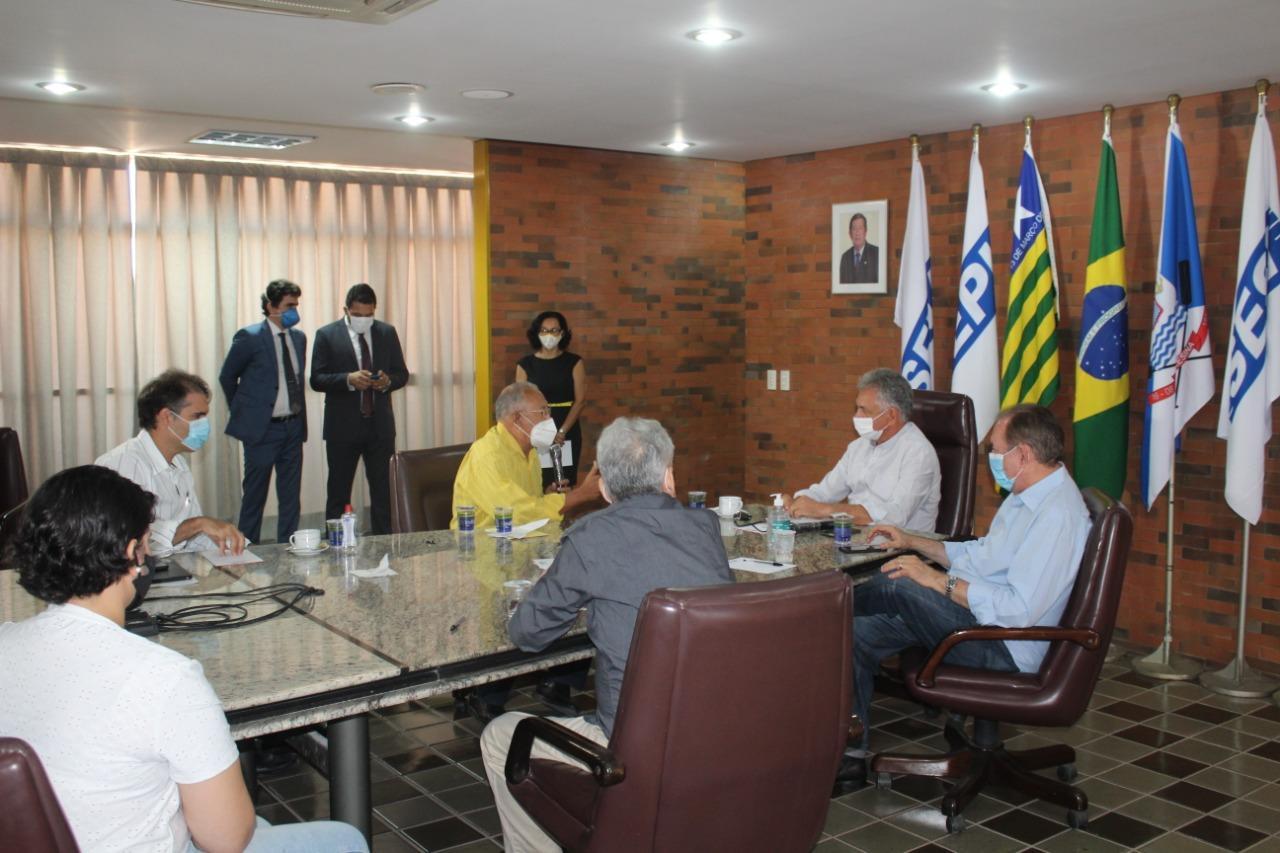 DR. Pessoa em visita ao Sinduscon Teresina