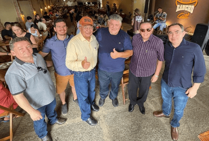 Prefeito de Teresina, Dr. Pessoa, acompanhado do pré-candidato José Luís, do empresário Valdeci Cavalcante, dentre outros