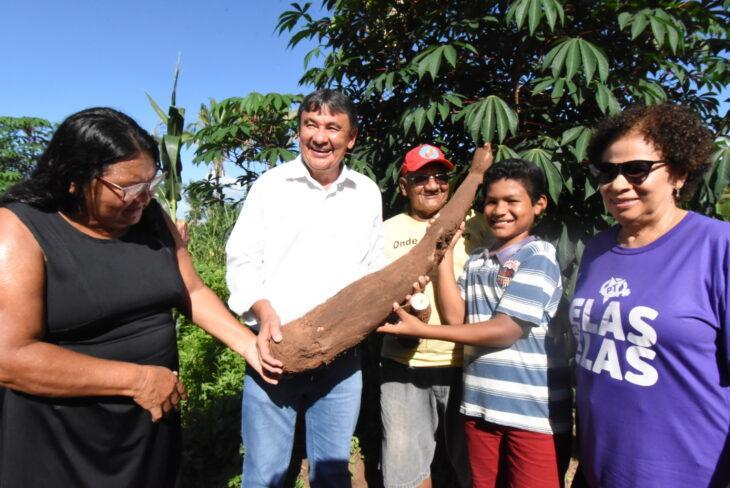 Solenidade de entrega de titulos de terra
