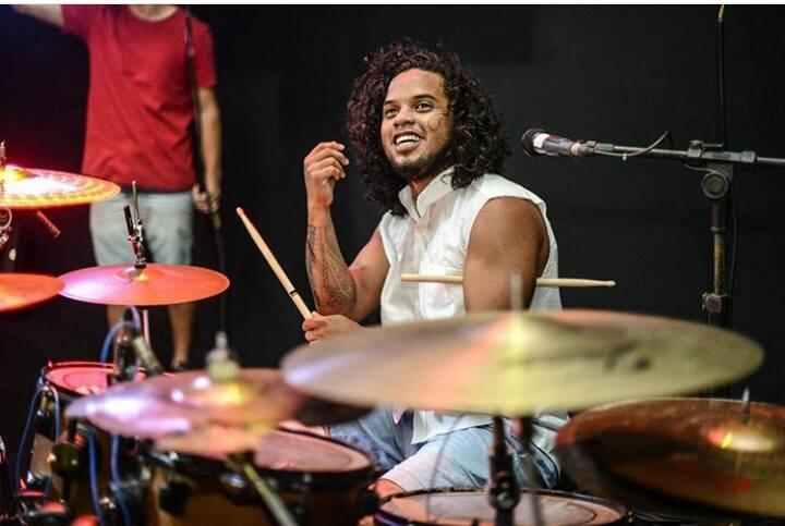 Dudu e o instrumento de seu coração, a bateria