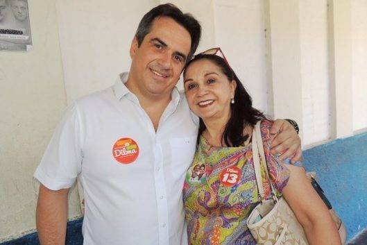 Senador Ciro Nogueira ao lado da mãe Eliane Nogueira