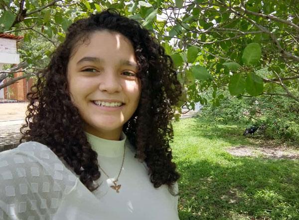 Elisabeth é uma das finalistas do concurso nacional de redação