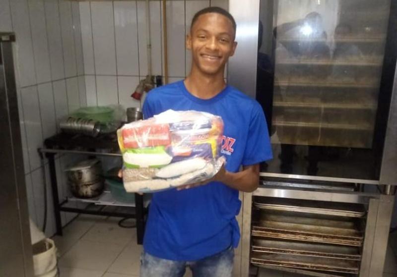 Elton Carlos dos Santos Sousa foi morto a tiros