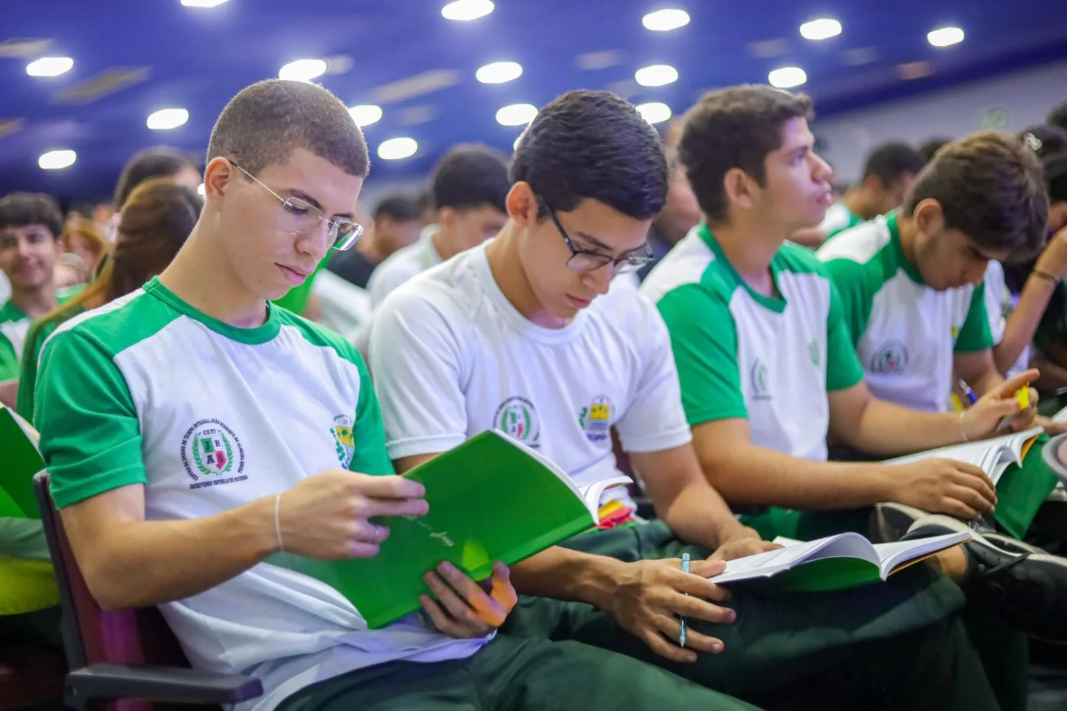 Mais de 120 mil estudantes piauienses fazem o Enem este ano