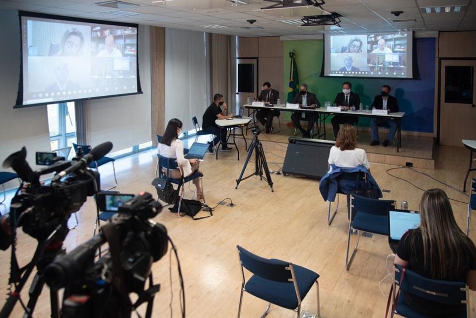Mudança do ENEM é comunicada em live