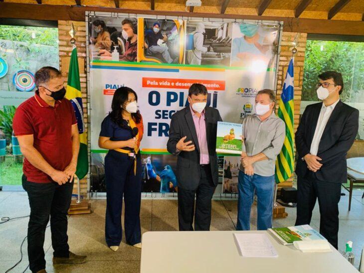 Entrega de títulos em Colônia do Gurgueia