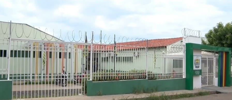 Alunos passaram mal dentro do CETI Miguel Lidiano, em Picos, onde estudam em tempo integral
