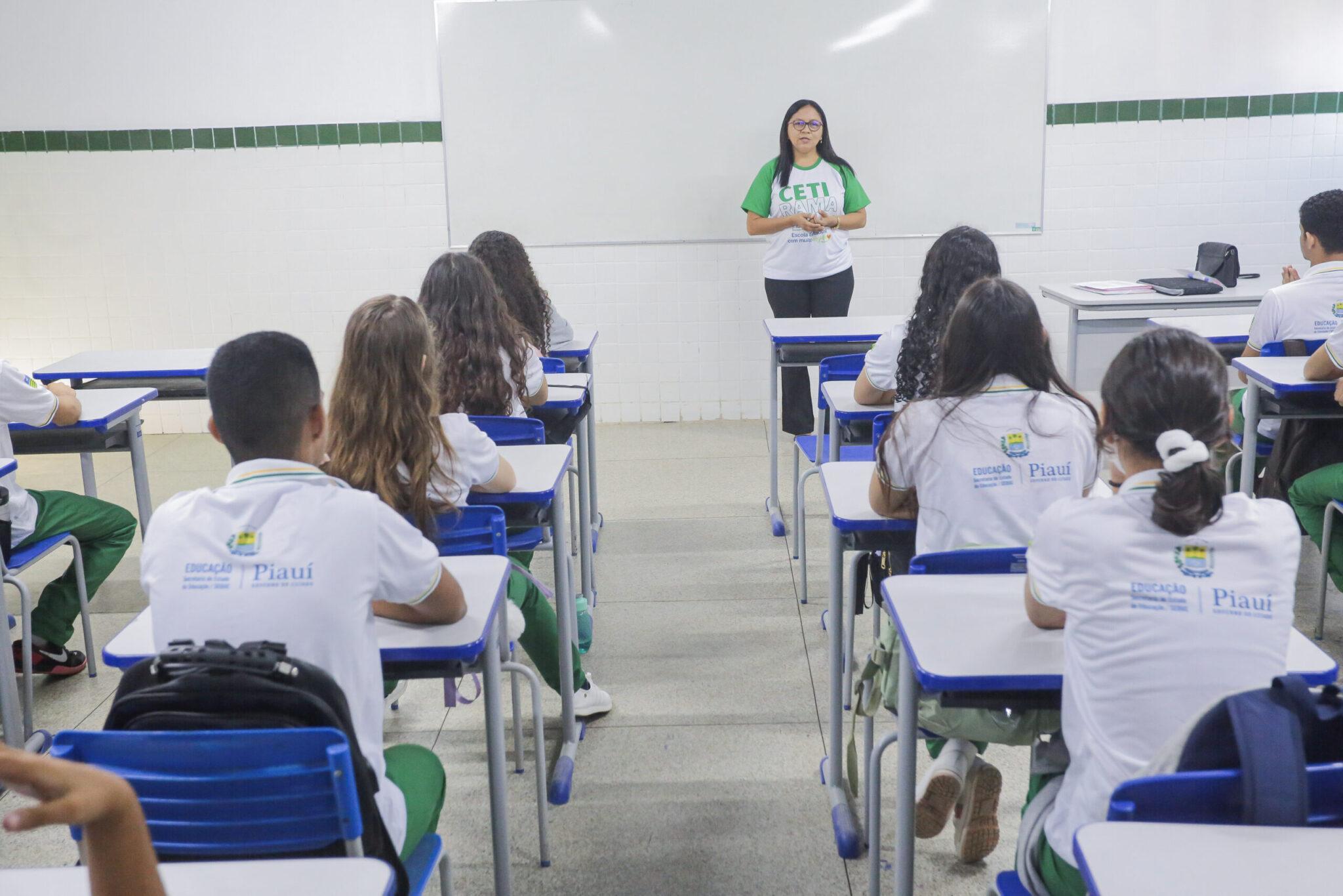 Câmara analisa projeto que exige técnico de enfermagem em escolas integrais