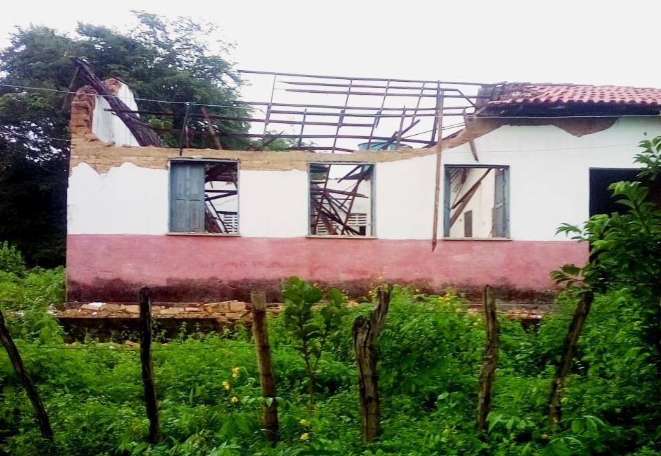 Escola que desabou estava desativada há três anos