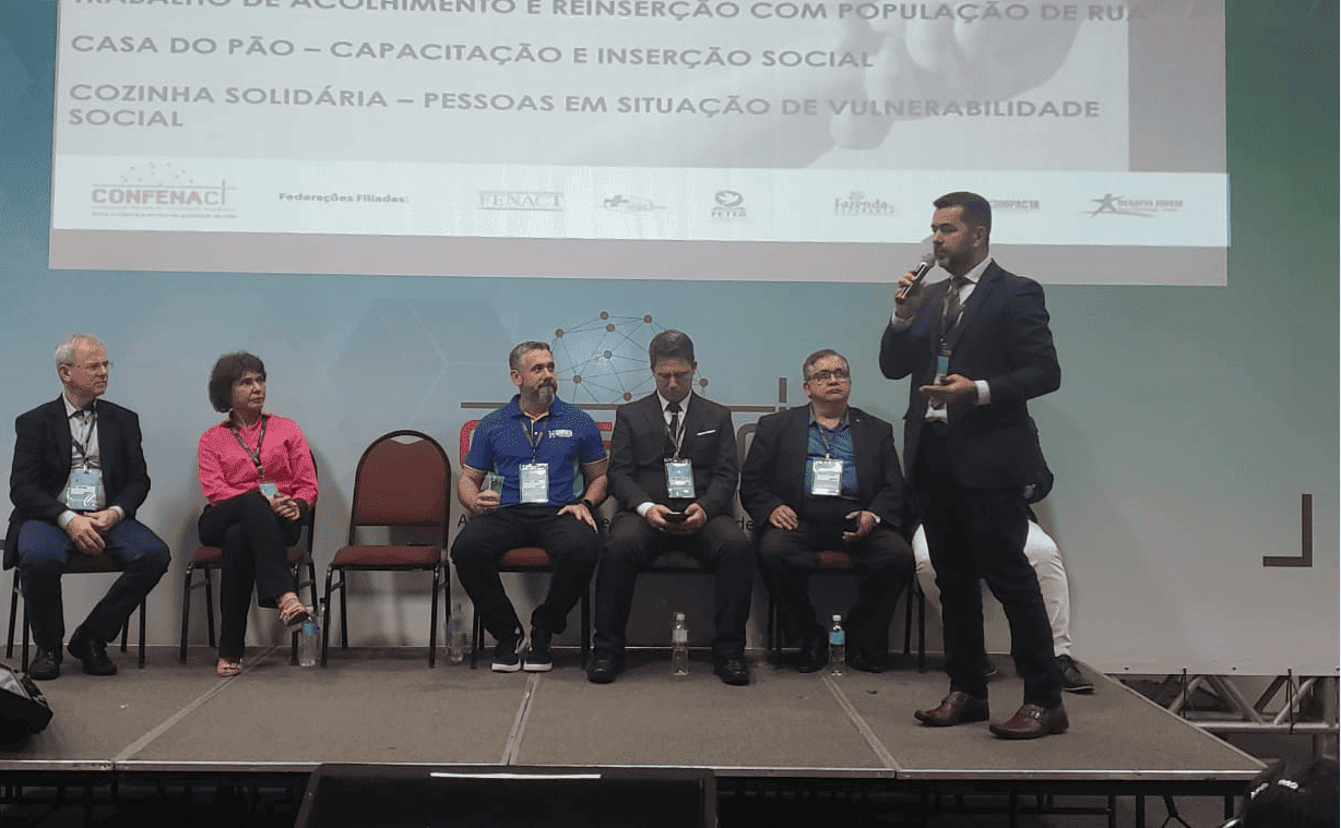 Sâmio Falcão participa de evento representando a CENDROGAS