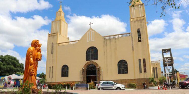 Igreja Matriz de São José teve fornecimento de energia suspenso mesmo com liminar que proibia o corte.