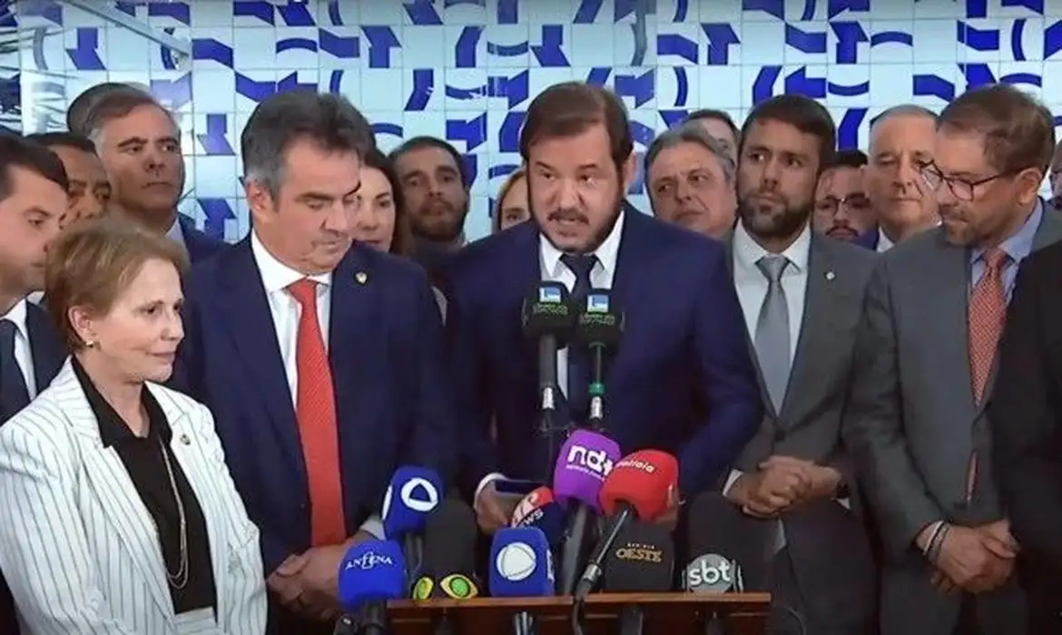 União Brasil e PP anunciam afastamento do governo Lula