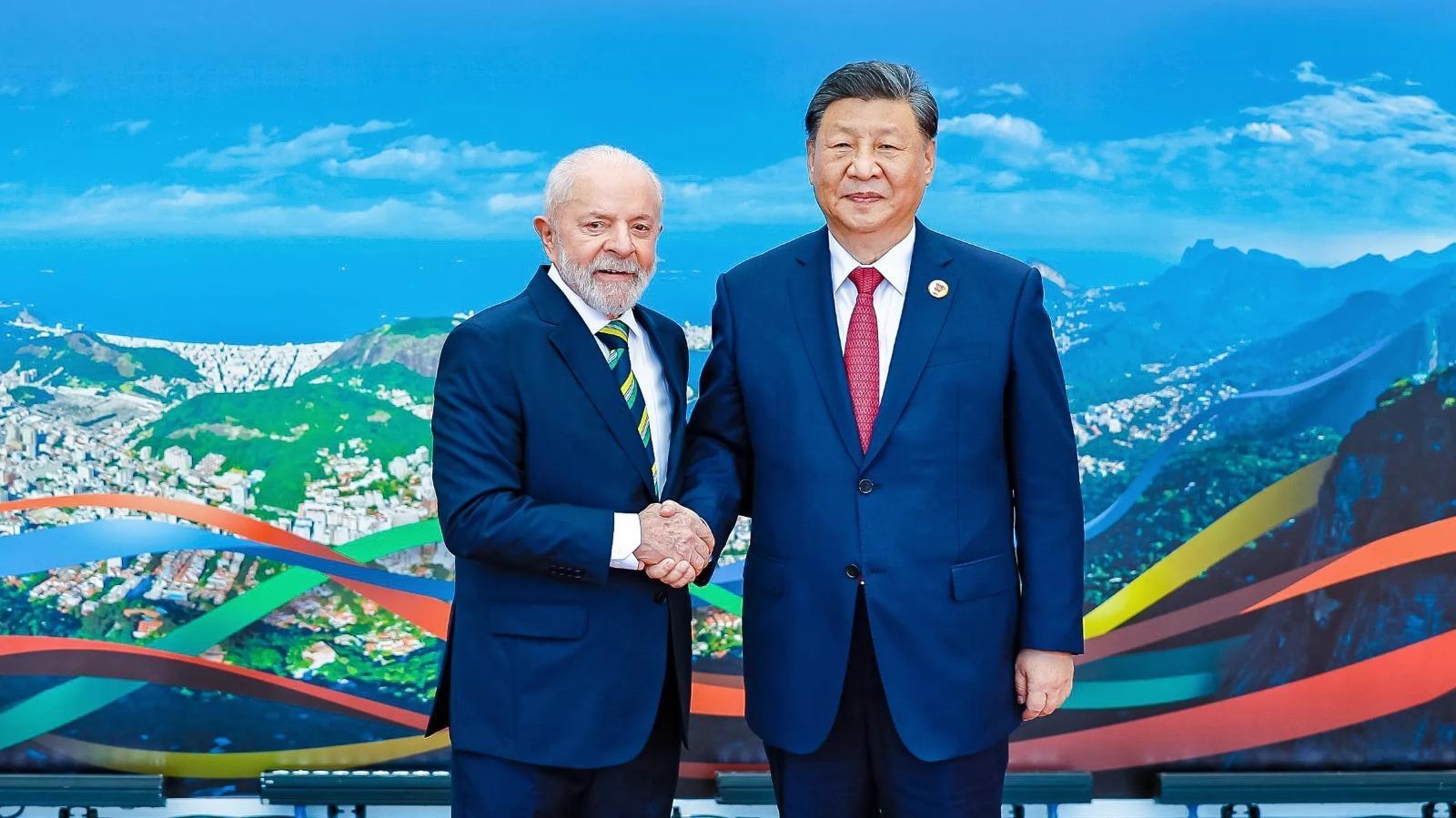O presidente Luiz Inácio Lula da Silva e o presidente da China, Xi Jinping, em encontro de cúpula de líderes do G20 no Rio
