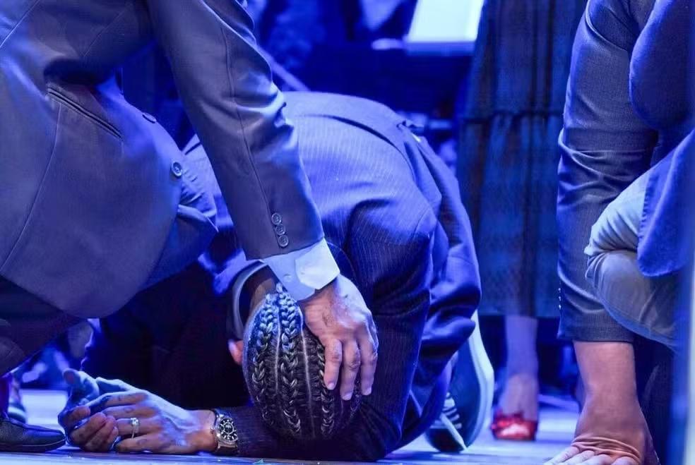 Ex-atacante da Seleção Brasileira, Firmino se torna pastor de igreja evangélica em Maceió