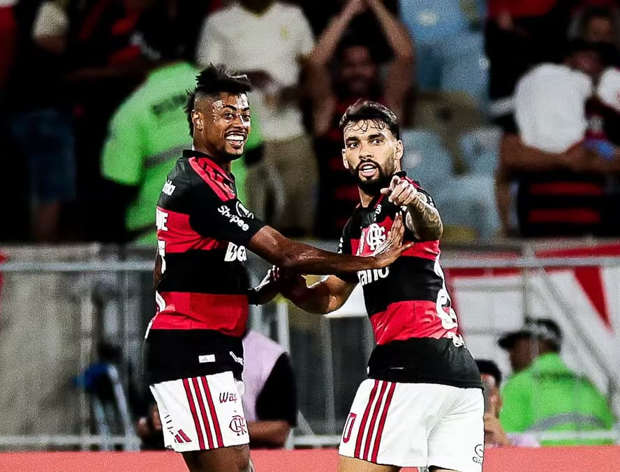 Bruno Henrique e Paquetá marcaram gols que levaram a vitória do Flamengo na Libertadores