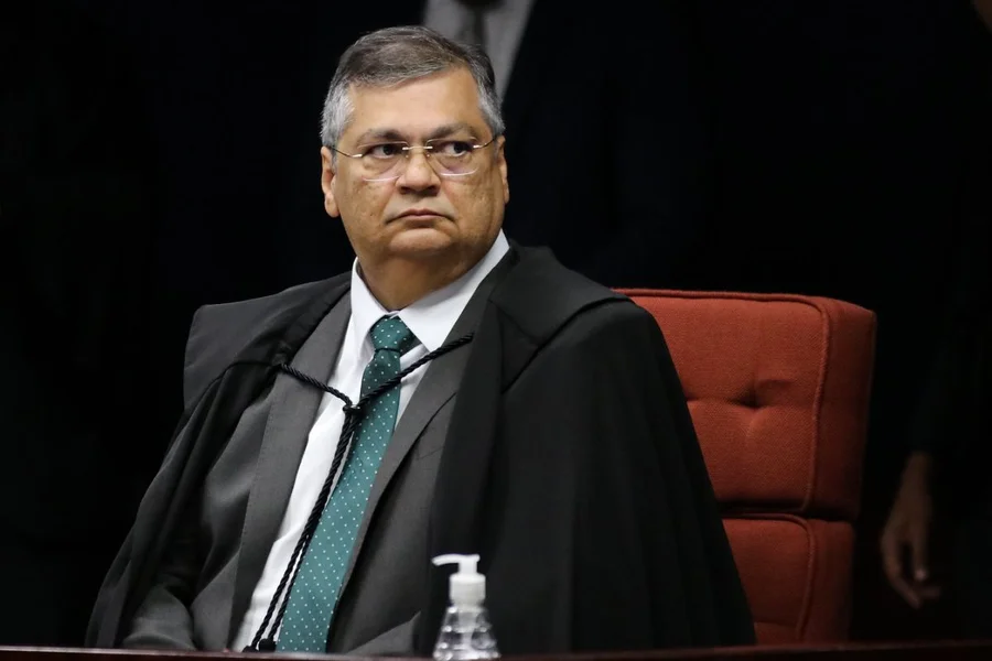 Juízes que cometerem crimes serão condenados a perda do cargo e de salário