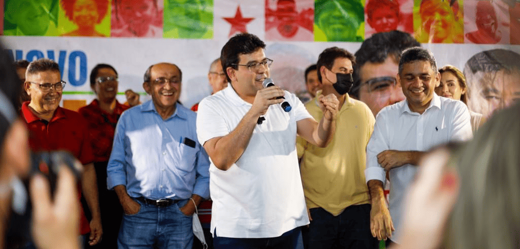 Rafael Fonteles em agenda em Demerval Lobão