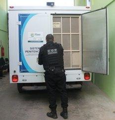 Presídio revebe os primeiros detentos