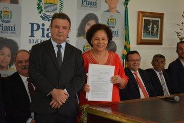 Vice governadora Regina Sousa