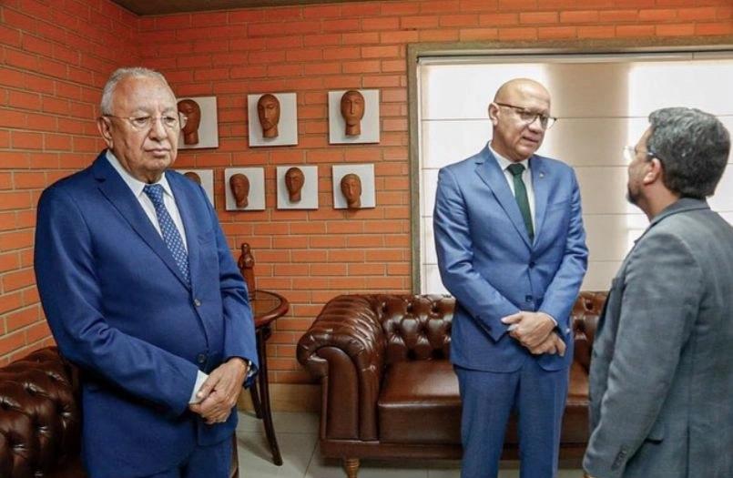 Dr. Pessoa e Franzé Silva em encontro na Alepi
